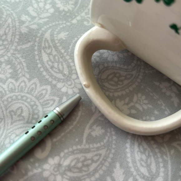 Carrigaline Pottery Ireland Shamrock Mug Irish Green Green Clovers Handmade - Picture 8 of 11